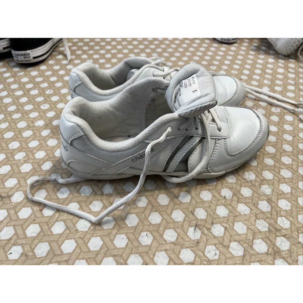 Chassé Flip IV White Lace-Up Cheer Sneakers Round Toe Size 5